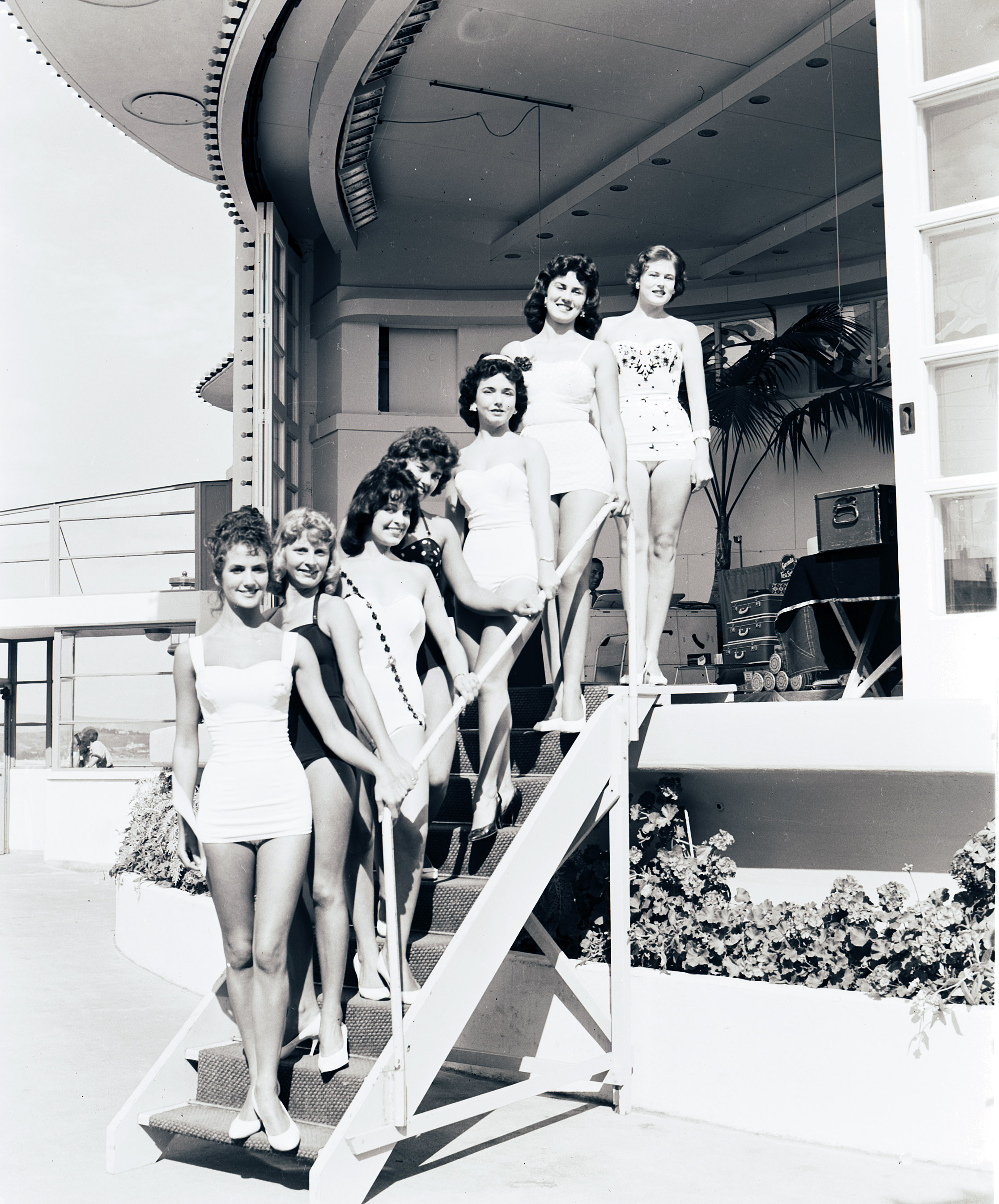 Bathing Beauties, reference: D-HBT/3912f
