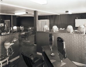 Regency Hair Salon (reference: D-HBT/4828)