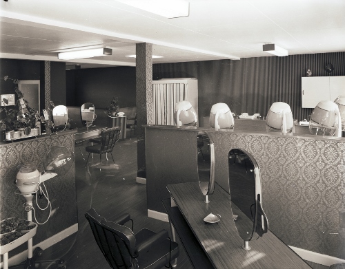 Regency Hair Salon (reference: D-HBT/4828)