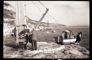 Crank and heave on the crane