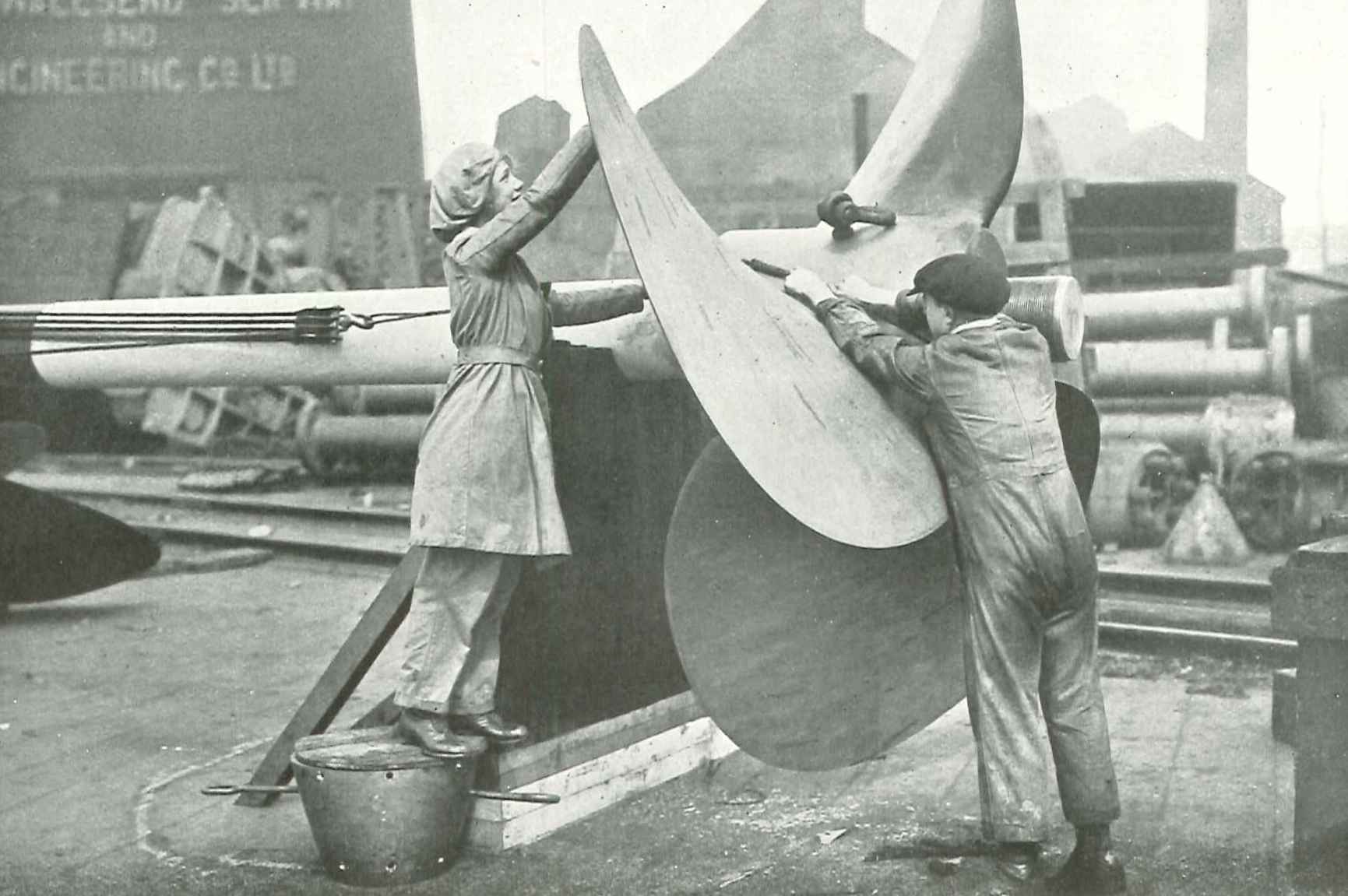 Female workers in WW1: shipyard