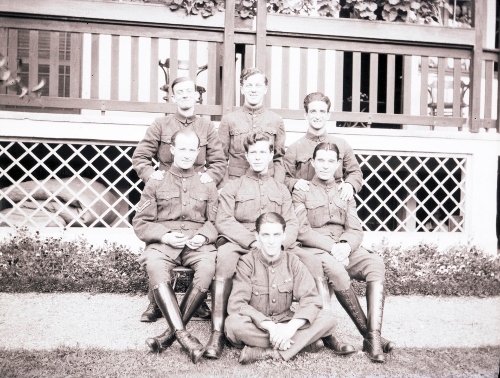 D-1330/a/17/3 Group of soldiers