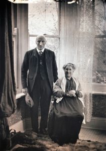 D-1330/a/1/2 Portrait of a couple