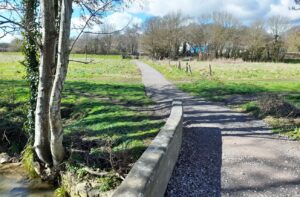 Smooth footpath over bridge
